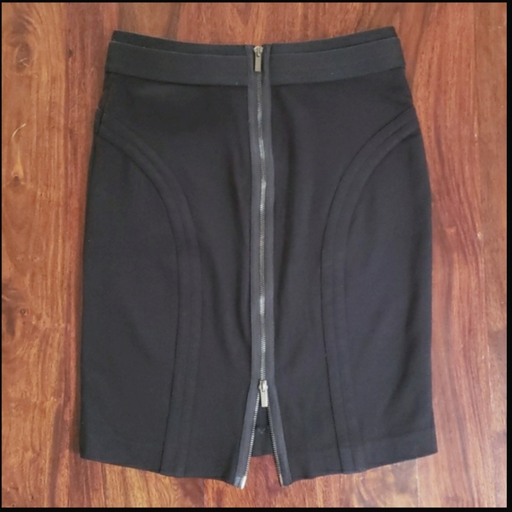 BCBGMAXAZRIA Black Structured Pencil Skirt Exposed Back Zipper Minimalist SMALL - Picture 5 of 14